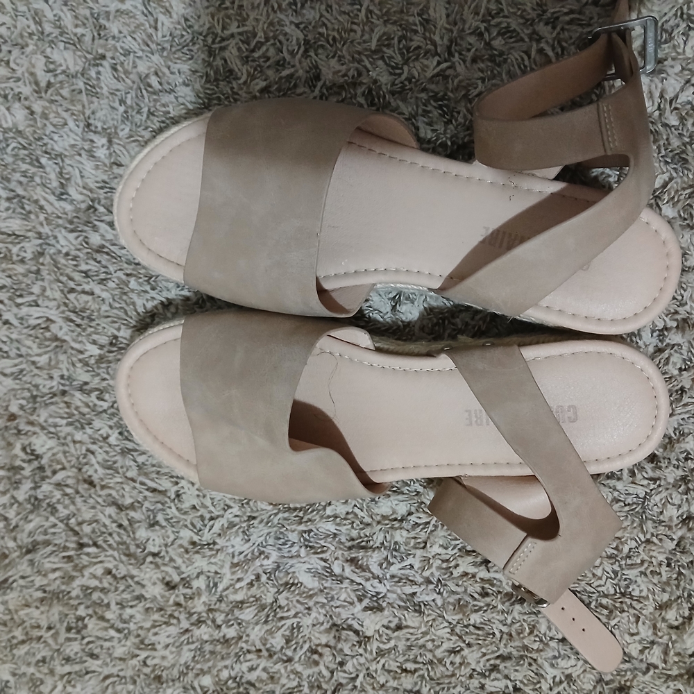 Women's Tan Sandals